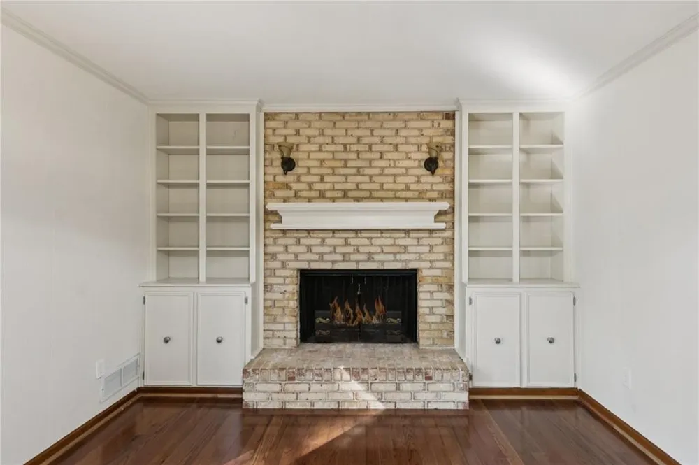 4894 Macbain Lane Dunwoody, GA 30360