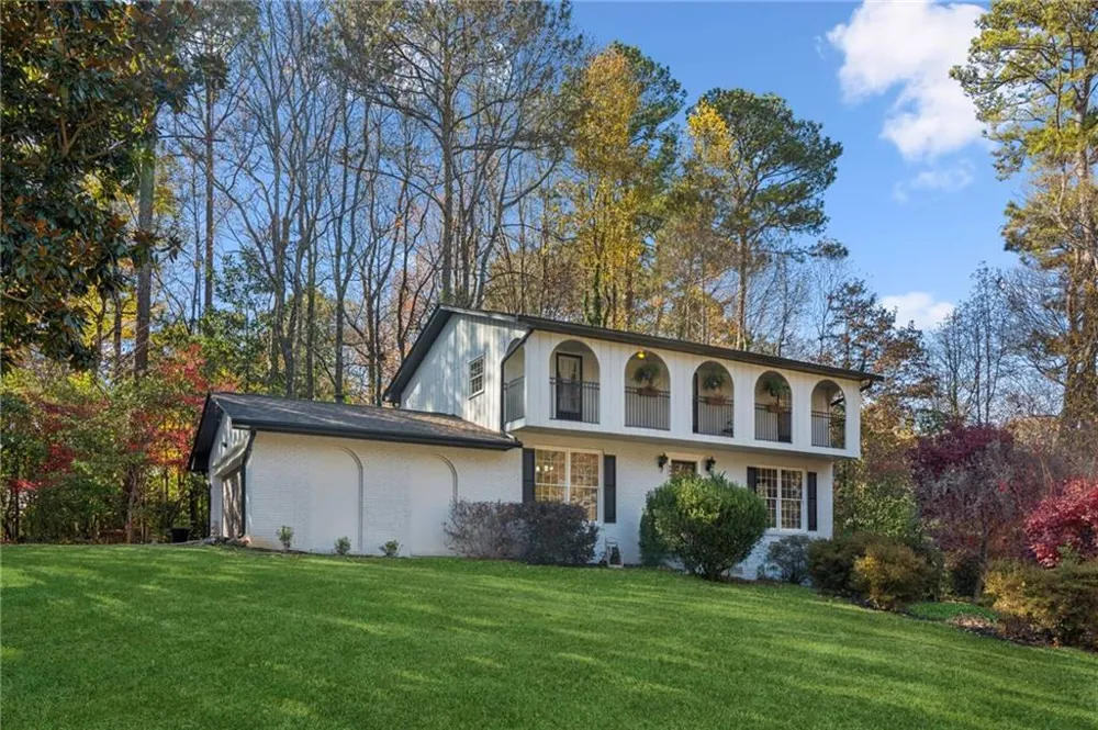 4894 Macbain Lane Dunwoody, GA 30360