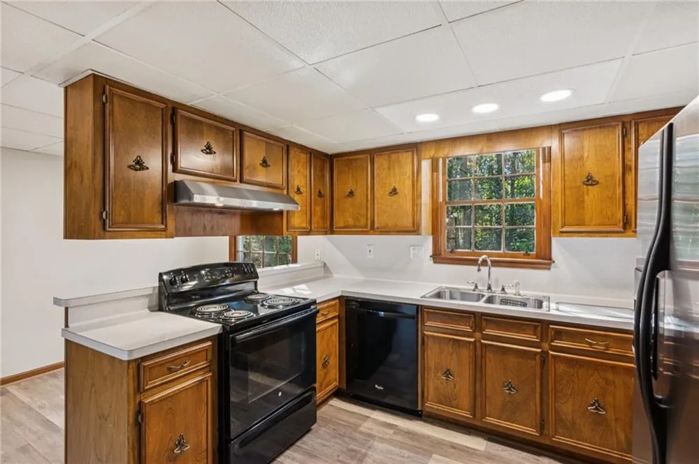 4894 Macbain Lane Dunwoody, GA 30360