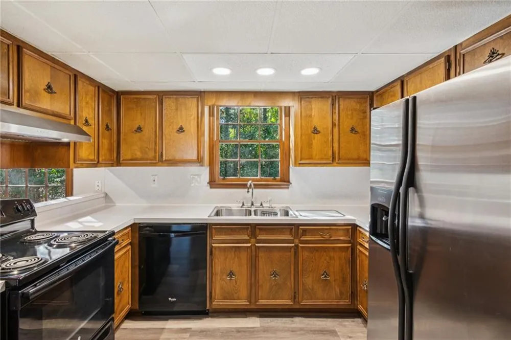 4894 Macbain Lane Dunwoody, GA 30360