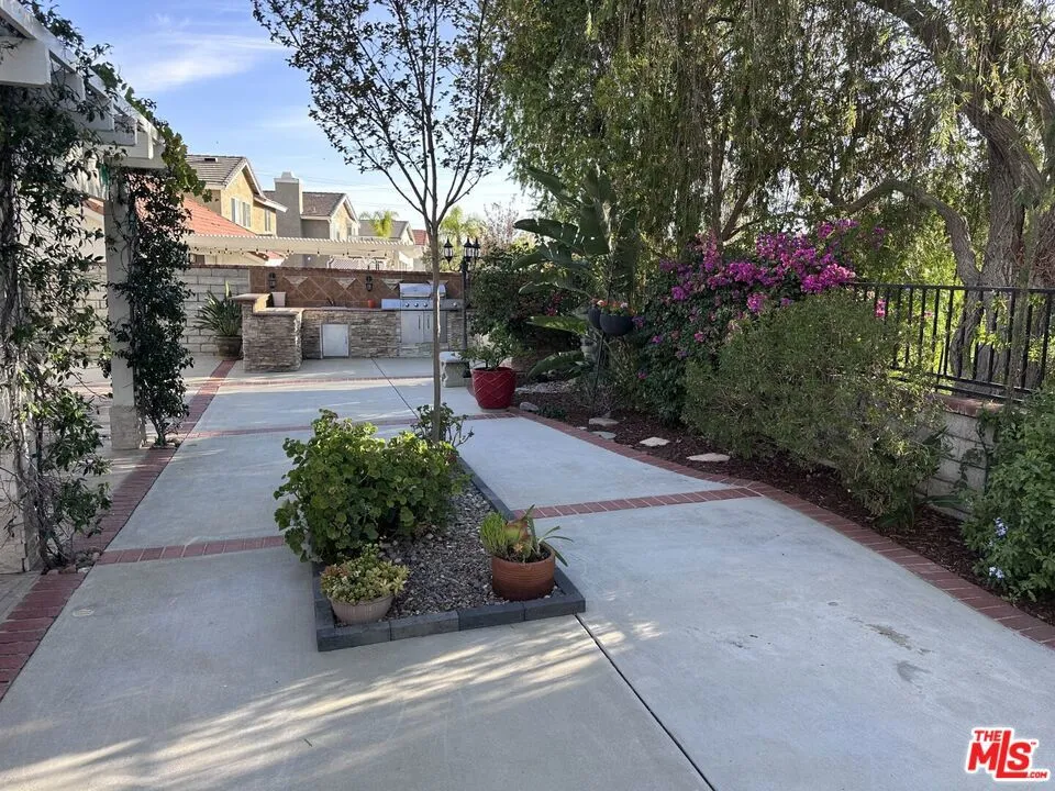 28735 Citrus Place Santa Clarita, CA 91390