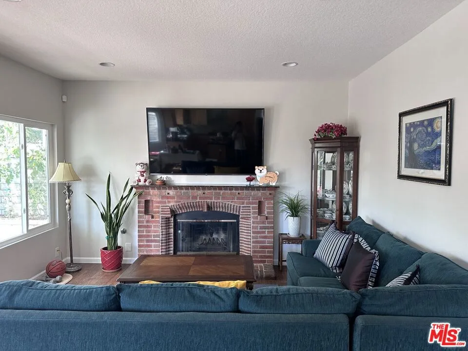 28735 Citrus Place Santa Clarita, CA 91390