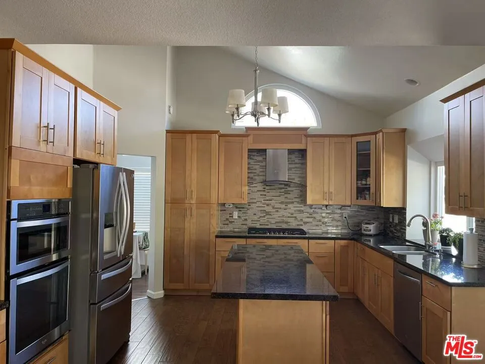 28735 Citrus Place Santa Clarita, CA 91390