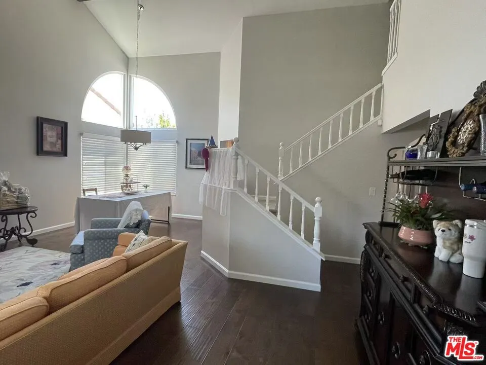 28735 Citrus Place Santa Clarita, CA 91390
