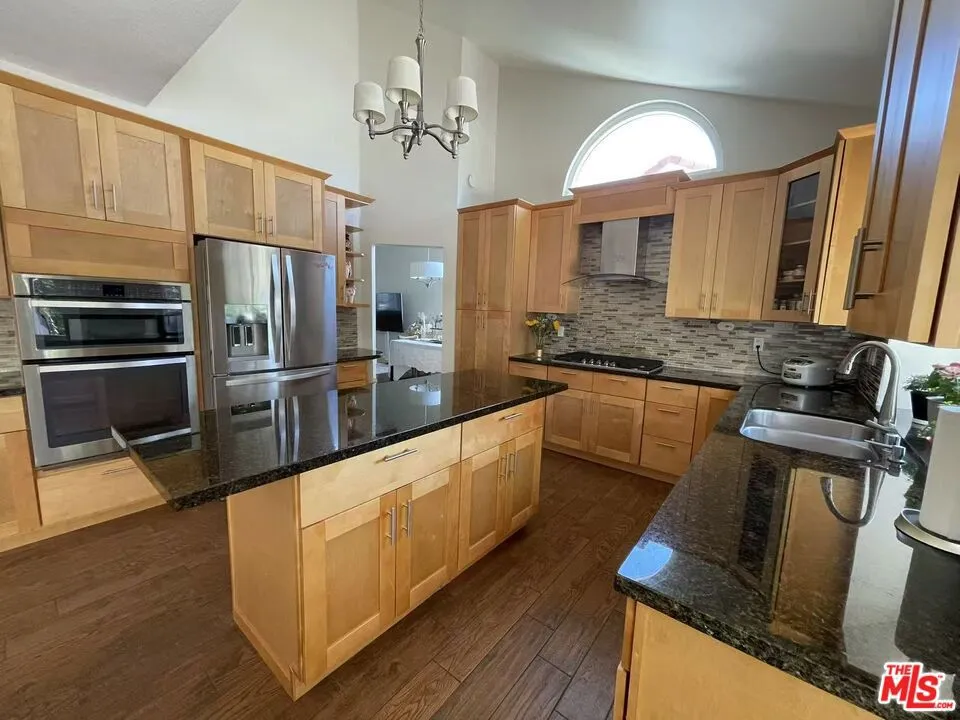 28735 Citrus Place Santa Clarita, CA 91390