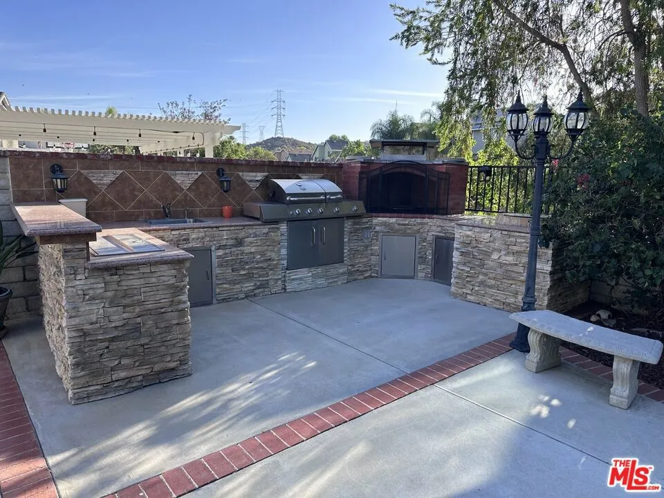 28735 Citrus Place Santa Clarita, CA 91390