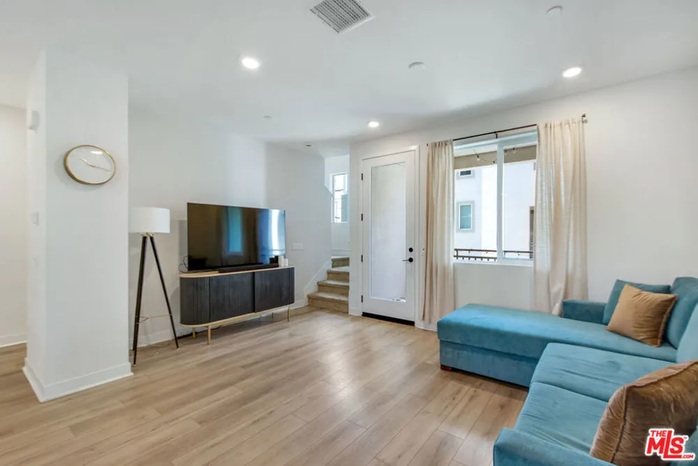 1002 Sage Lane Gardena, CA 90247