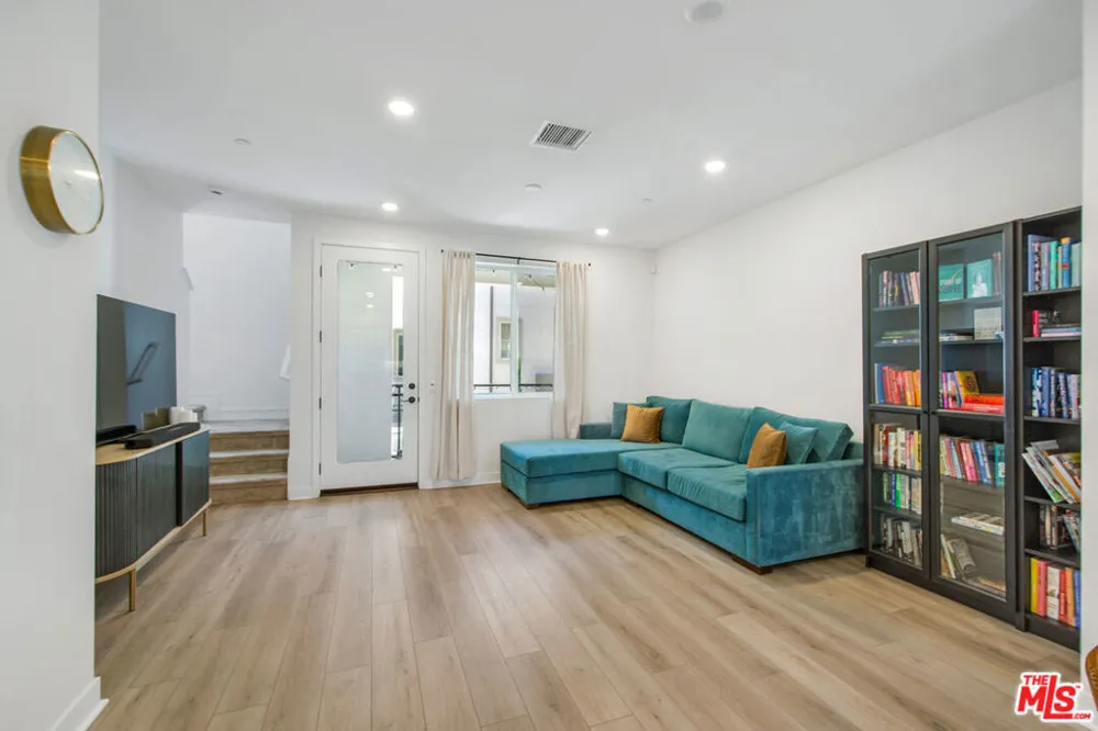 1002 Sage Lane Gardena, CA 90247