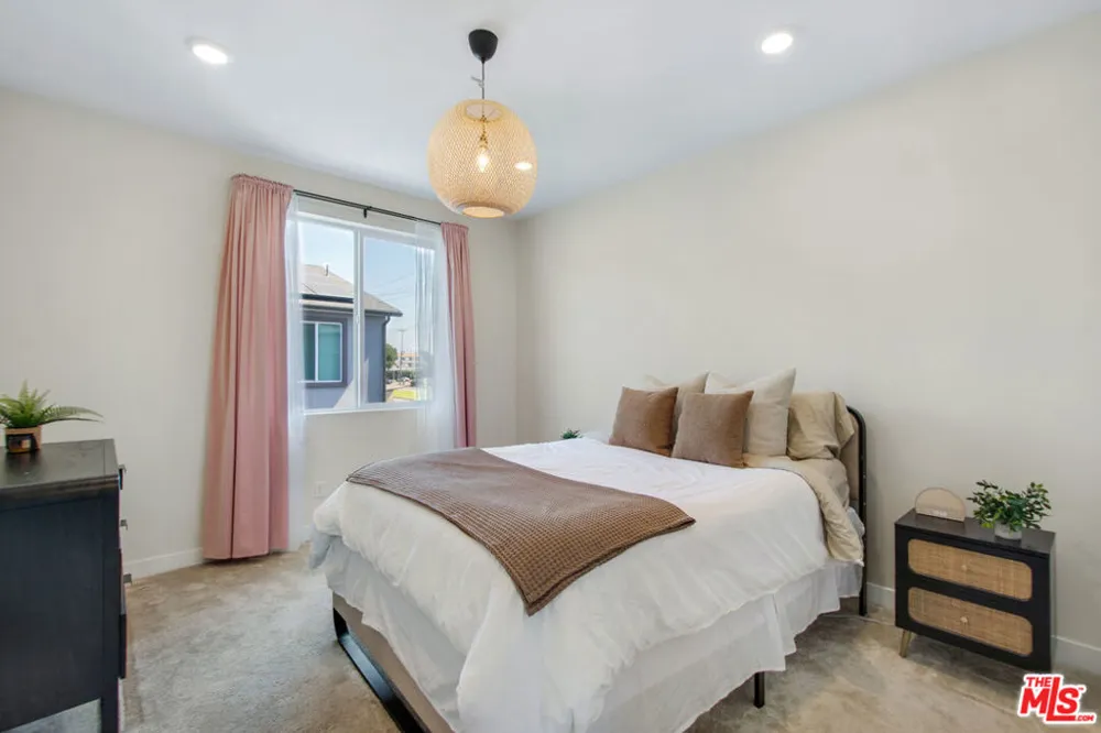 1002 Sage Lane Gardena, CA 90247