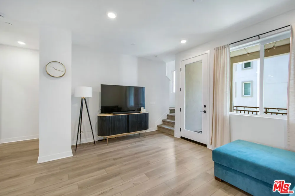 1002 Sage Lane Gardena, CA 90247