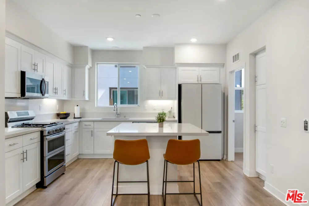 1002 Sage Lane Gardena, CA 90247