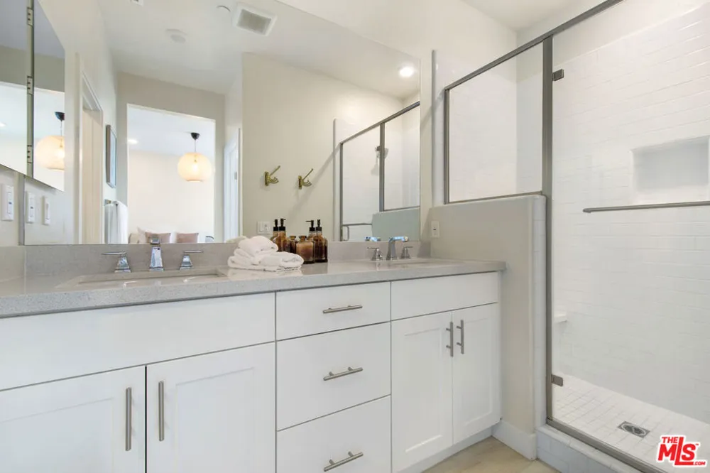 1002 Sage Lane Gardena, CA 90247