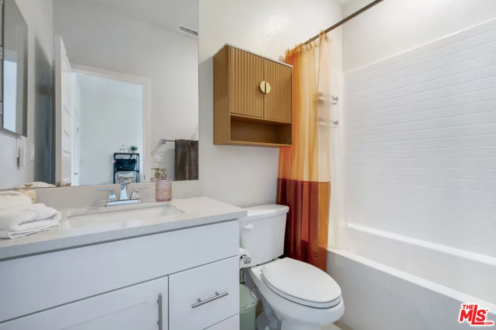 1002 Sage Lane Gardena, CA 90247