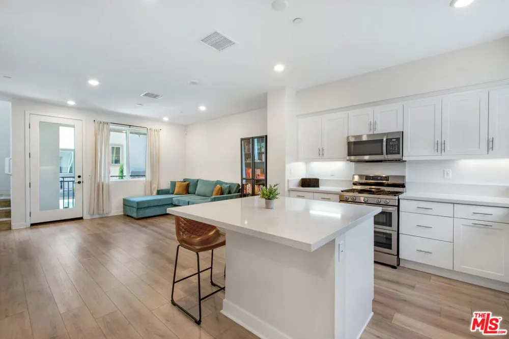 1002 Sage Lane Gardena, CA 90247
