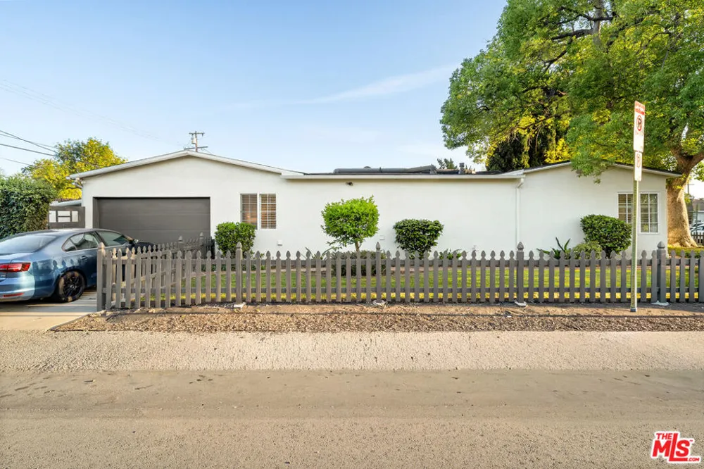 5758 Tobias Avenue Sherman Oaks, CA 91411