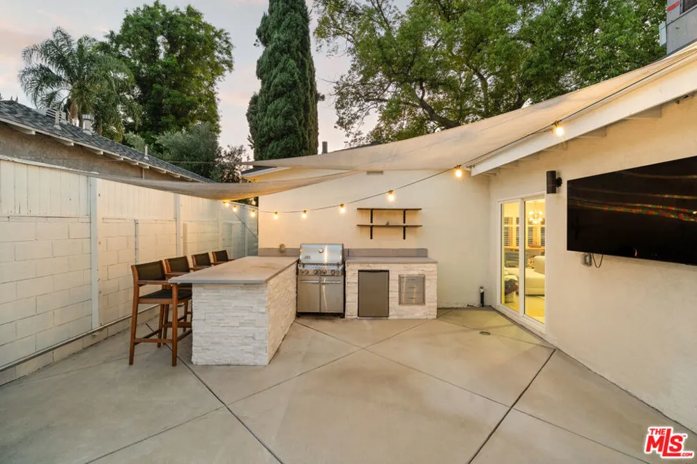 5758 Tobias Avenue Sherman Oaks, CA 91411