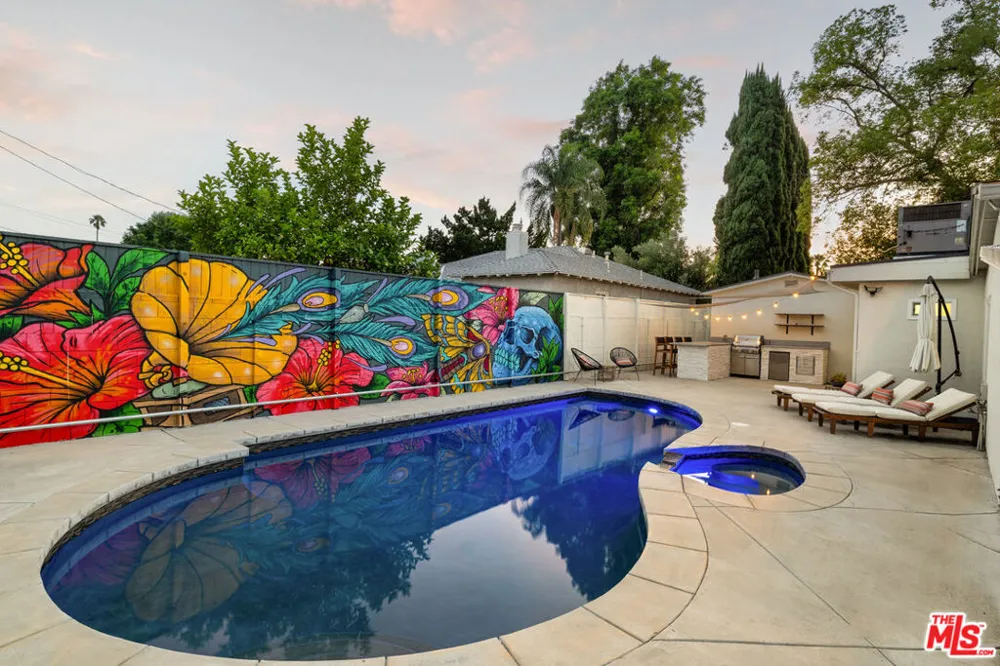 5758 Tobias Avenue Sherman Oaks, CA 91411