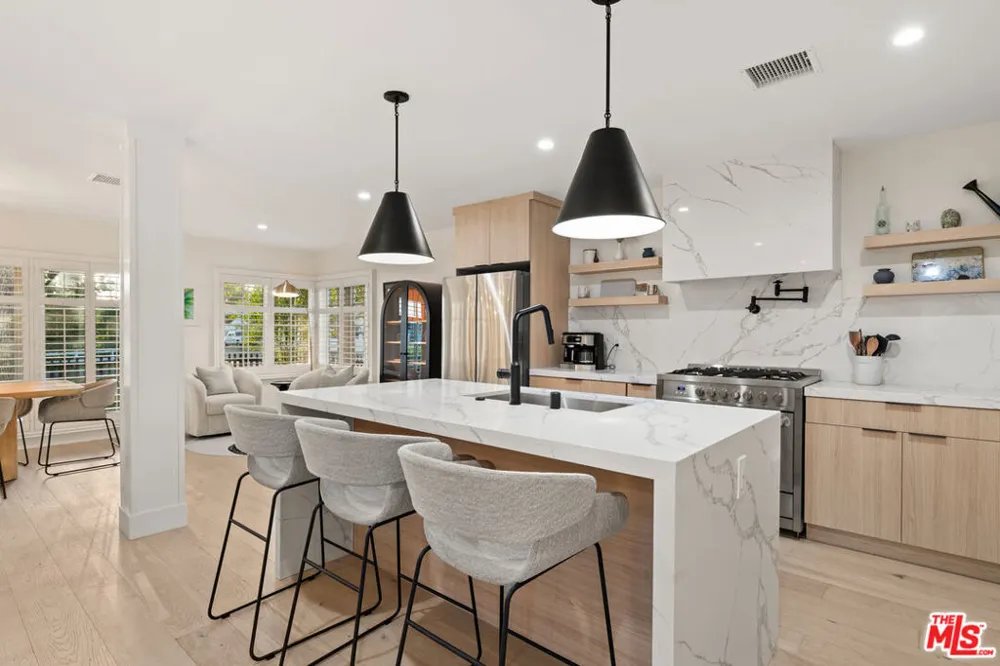 5758 Tobias Avenue Sherman Oaks, CA 91411