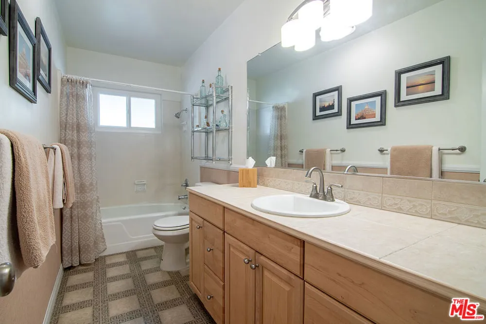 6030 Wright Terrace Culver City, CA 90232