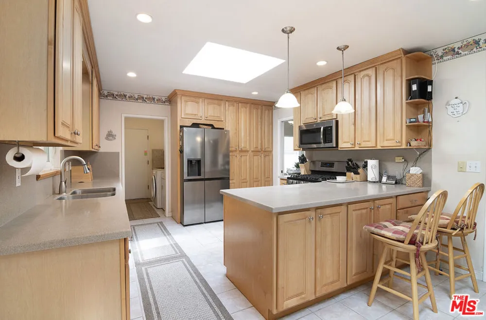 6030 Wright Terrace Culver City, CA 90232