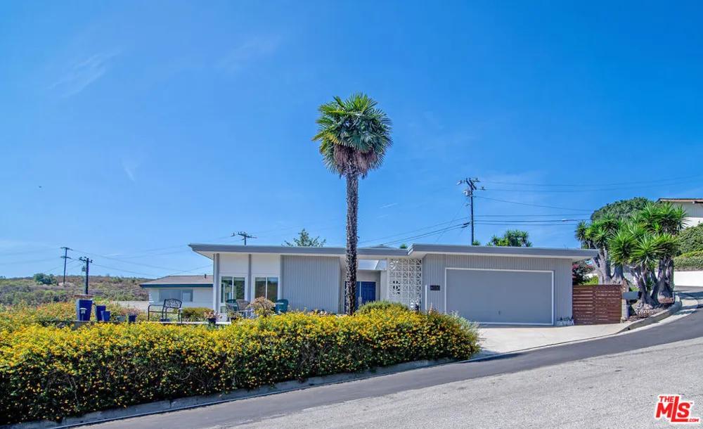 6030 Wright Terrace Culver City, CA 90232