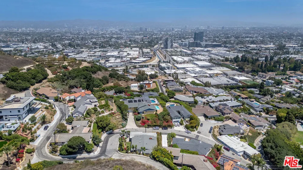 6030 Wright Terrace Culver City, CA 90232