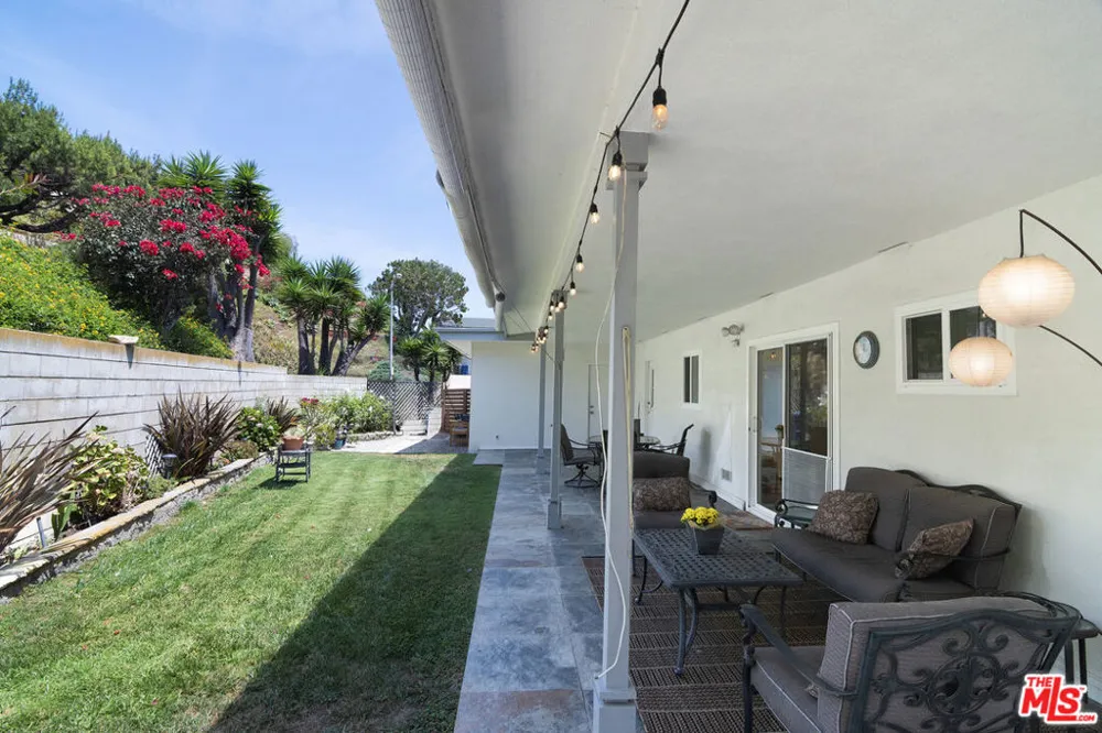 6030 Wright Terrace Culver City, CA 90232