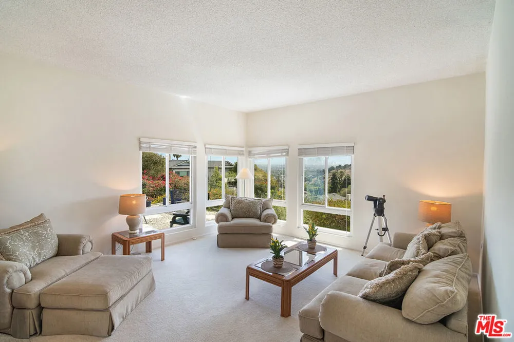 6030 Wright Terrace Culver City, CA 90232
