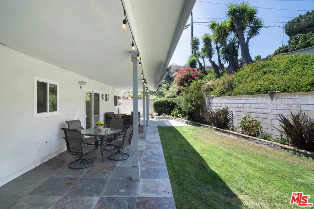 6030 Wright Terrace Culver City, CA 90232