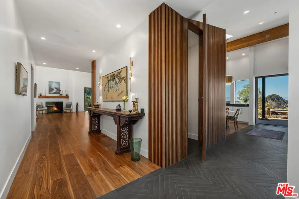 31847 Hidden Highland Road Agoura, CA 91301