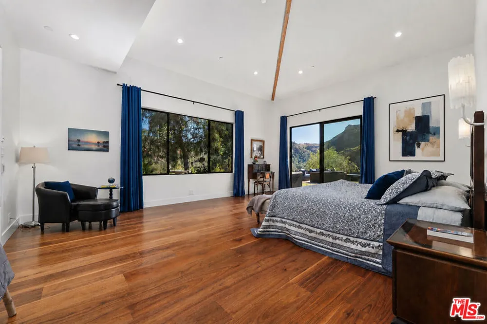 31847 Hidden Highland Road Agoura, CA 91301