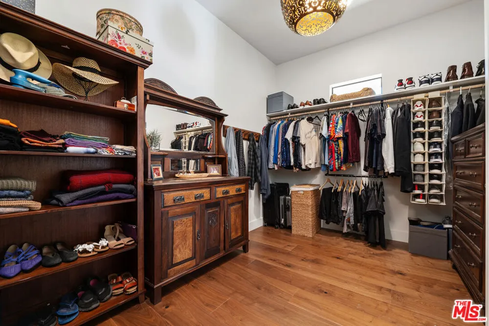 31847 Hidden Highland Road Agoura, CA 91301