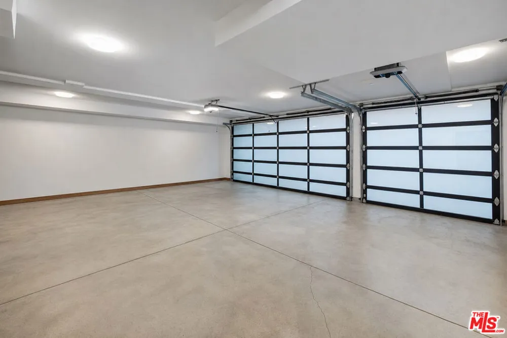 31847 Hidden Highland Road Agoura, CA 91301