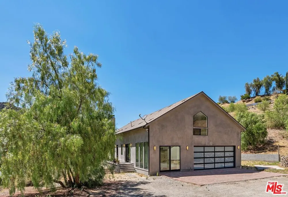 31847 Hidden Highland Road Agoura, CA 91301