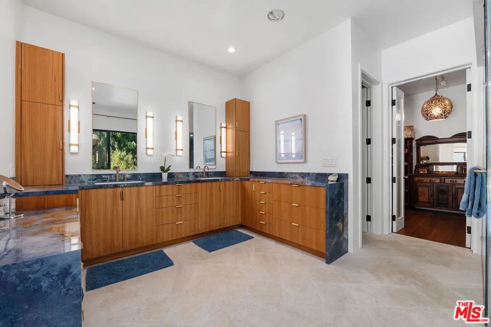 31847 Hidden Highland Road Agoura, CA 91301