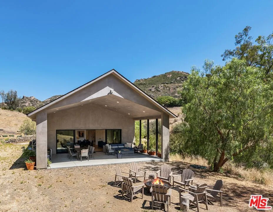 31847 Hidden Highland Road Agoura, CA 91301