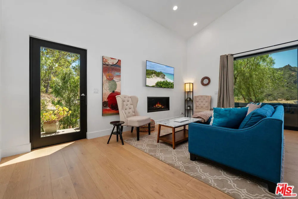 31847 Hidden Highland Road Agoura, CA 91301