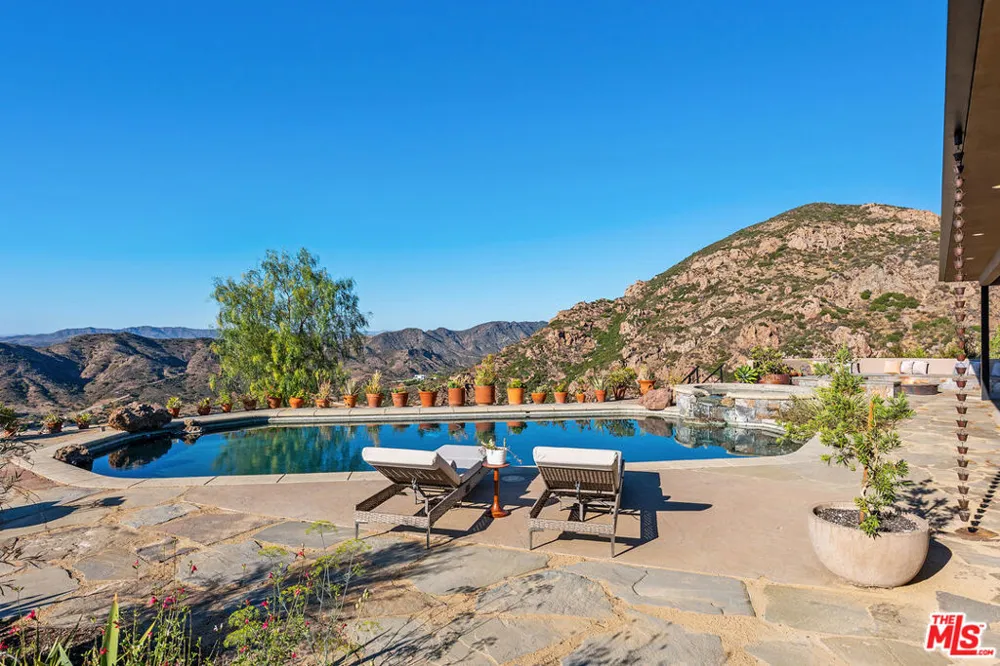 31847 Hidden Highland Road Agoura, CA 91301