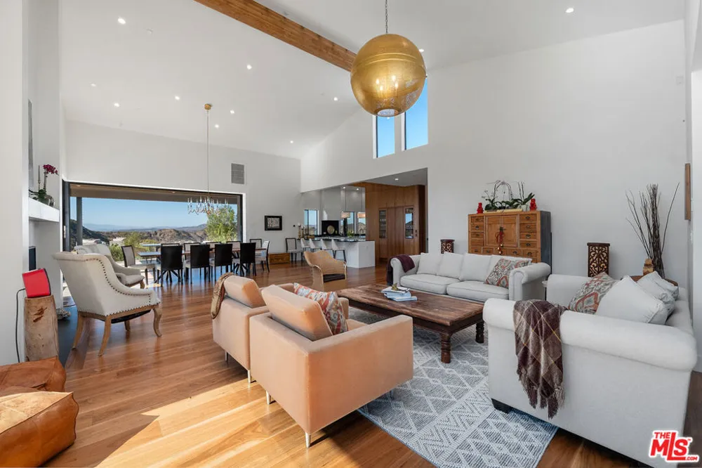 31847 Hidden Highland Road Agoura, CA 91301