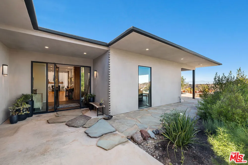 31847 Hidden Highland Road Agoura, CA 91301