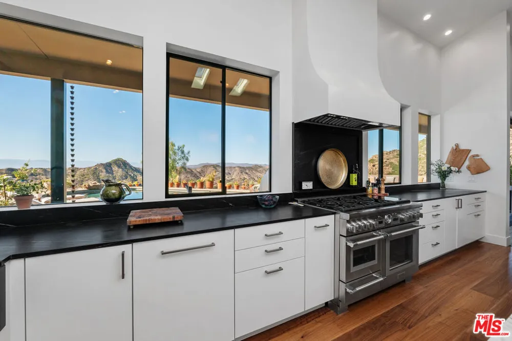31847 Hidden Highland Road Agoura, CA 91301