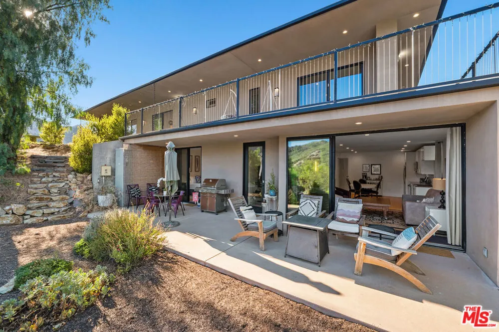 31847 Hidden Highland Road Agoura, CA 91301