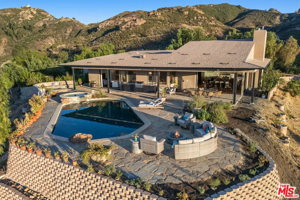 31847 Hidden Highland Road Agoura, CA 91301