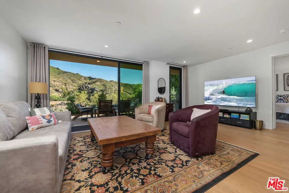 31847 Hidden Highland Road Agoura, CA 91301