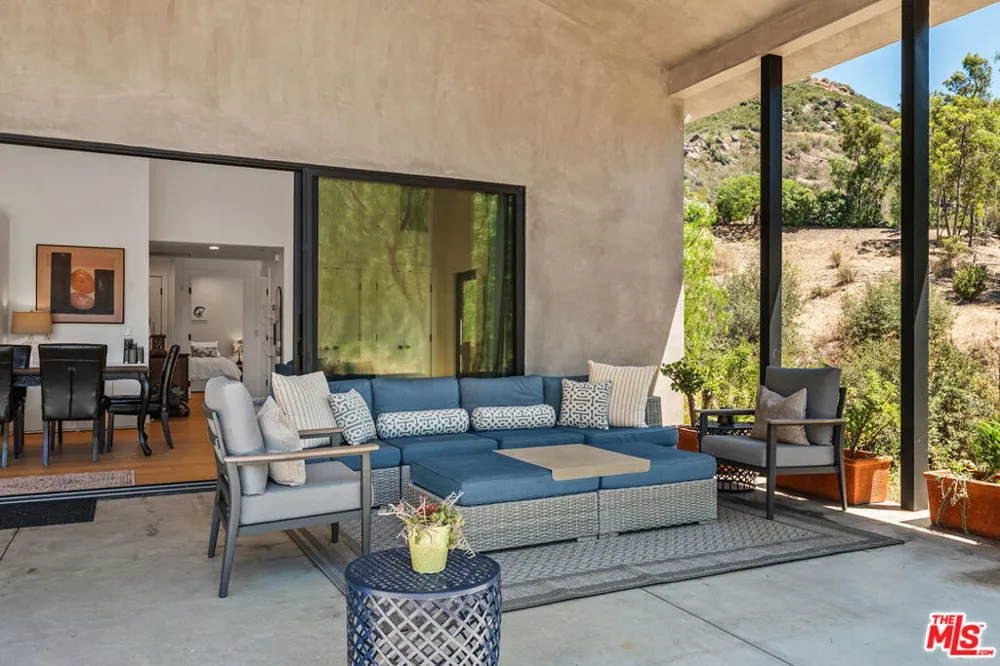 31847 Hidden Highland Road Agoura, CA 91301