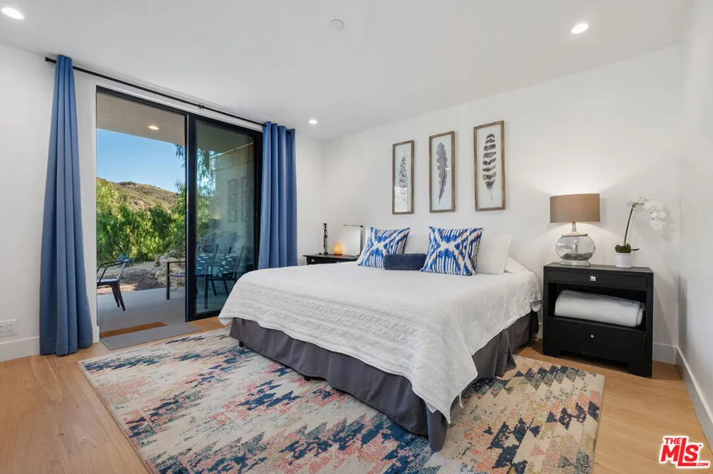 31847 Hidden Highland Road Agoura, CA 91301