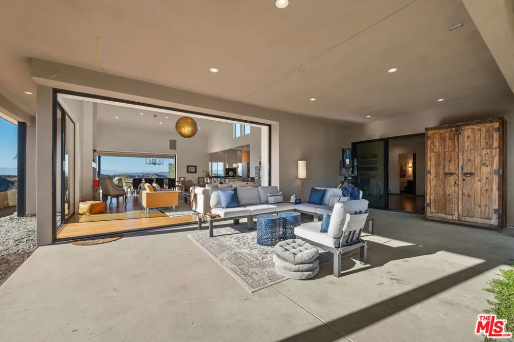 31847 Hidden Highland Road Agoura, CA 91301