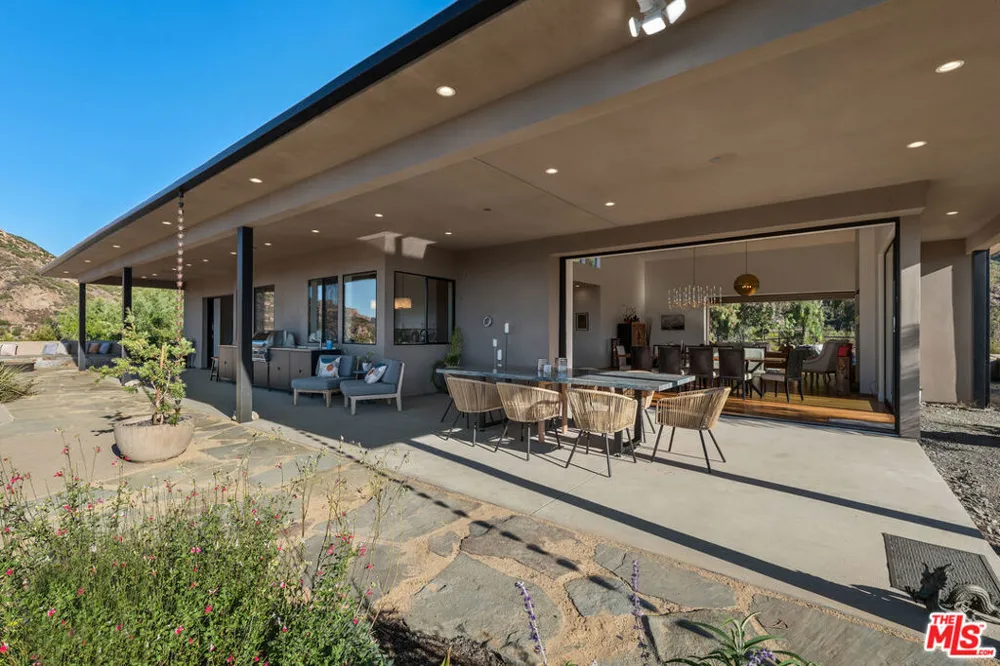 31847 Hidden Highland Road Agoura, CA 91301
