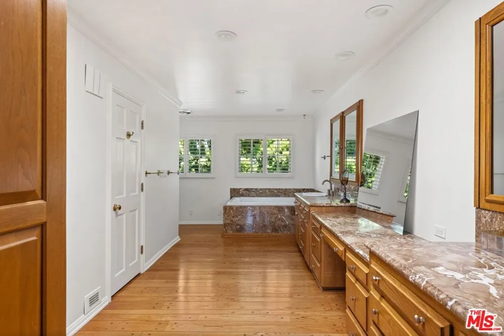 2317 Kimridge Road Los Angeles, CA 90210