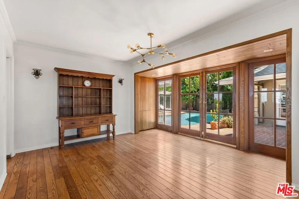 2317 Kimridge Road Los Angeles, CA 90210